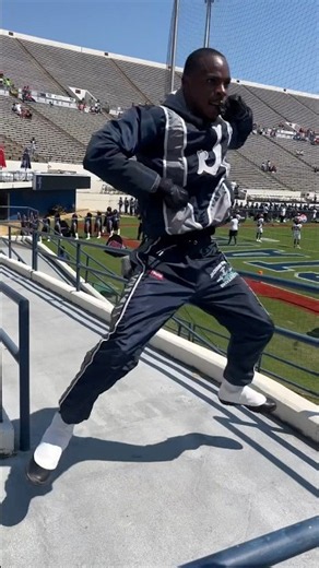 Jackson State’s J5 Drum Majors 💂🏾‍♀️💂🏾‍♀️💂🏾‍♀️💂🏾‍♀️💂🏾‍♀️