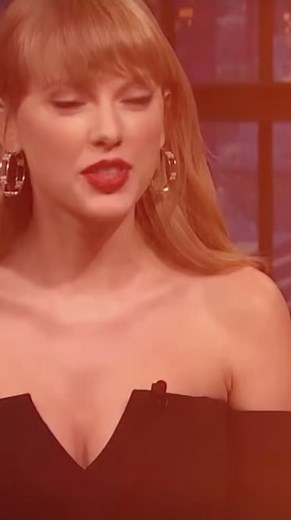 Taylor Swift Surprise Performance of Eminem's 'Lose Yourself' at Concert