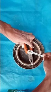 Ceiling Fan Bearing Remoov - With out Puller Instruments | #diy #ytshorts #ceilingfan #tablefan