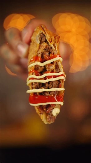 Tony Ramirez | TFTI BBQ on Instagram: "Baconator Egg Rolls Recipe👇🏽 One of my favorite fast food burgers growing up was always the Wendy’s Baconator. I’ve been seeing these cheeseburger egg rolls all over my feed so I had to make a Baconator style version. These did not disappoint at all. Super crispy, cheesy, beefy, and loaded with bacon just like the classic. Added that ketchup and mayo drizzle to keep it authentic. I definitely couldn’t stop eating them. Perfect for game day, late night mun