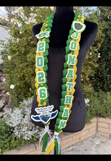A graduation is even more special when love from heaven is part of the celebration. 🎓💚🤍 #graduation #classof2026 #handmade #leis #madewithlove