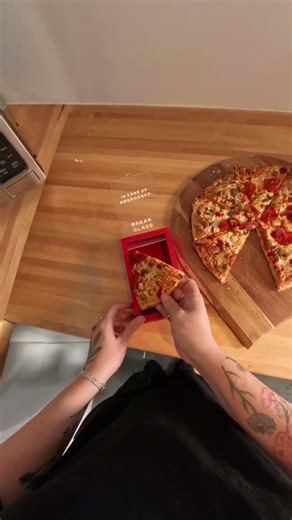 Are you experiencing a pizza emergency? Comment '🔨' to break glass.