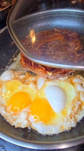 139K views · 2.9K reactions | The definition of a "no-excuses" meal. When you need something quick, satisfying, and deeply nourishing. Steak and eggs does not disappoint數 #onepanmeal #foodie #fblifestyle | Mywayofeating | Facebook