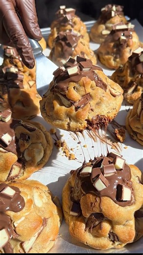 🍫 Chocolate Chunk Cream Puffs
