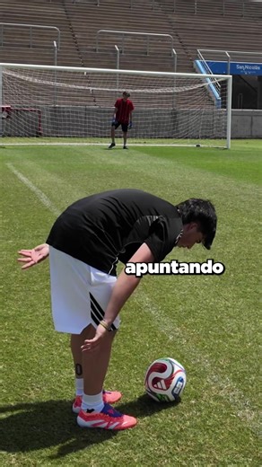así se patea un tiro libre. #FreeKick #Futbol #Futbolista #FutbolArgentino #Curso