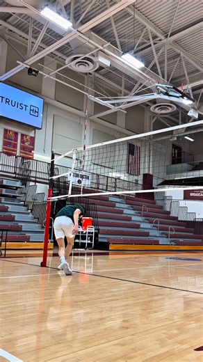 Yotam Briger on Instagram: "Working on our setting skills #volleyball#setting#explorepage#viral#haikyuu"