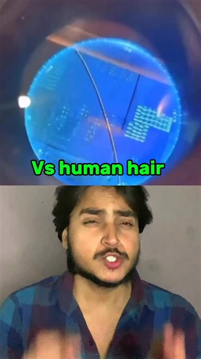 Socho zara… ye jo tum screen pe dekh rahe ho, ye ek microprocessor hai, aur uske side mein jo patli si line hai, wo sirf ek human hair hai! 🤯 Ek baal ki width ke andar itne fine patterns, atom‑level precision, aur billions of transistors – humne ye banaya kaise? Ye technology se bhi upar human intelligence ka sabse bada proof hai. Dimag sunn ho jata hai soch kar: “Bro… HOW?” 🔥 [microprocessor vs human hair size, how microchips are made, cpu transistor zoom in, atom level precision technology, 