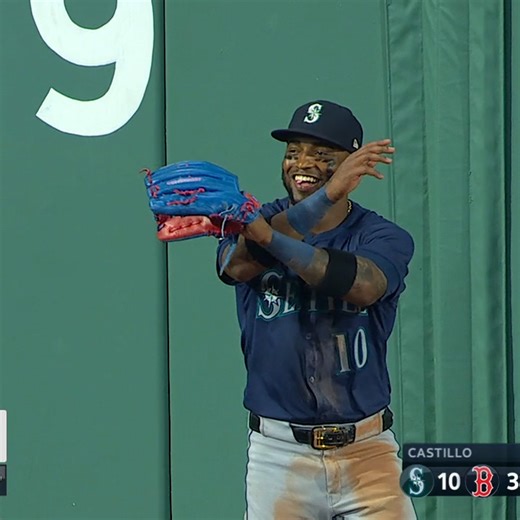 Welcome to the No-Fly Zone: Victor Robles Edition 🙅‍♂️ | Seattle Mariners