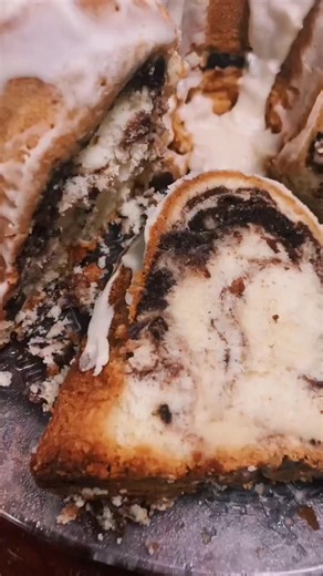 Brownie Poundcake Recipe 🍫✨ | The Best of Both Worlds! If a rich, fudgy brownie and a classic buttery poundcake had a baby… this would be it! 😍 My Brownie Poundcake is dense, moist, and packed with bold chocolate flavor, yet still holds that iconic poundcake texture we all know and love. It’s the ultimate chocolate lover’s dream! Perfect for family gatherings, holidays, or anytime you need to impress with something easy and indulgent. Whether you’re team brownie or team cake, this dessert brin