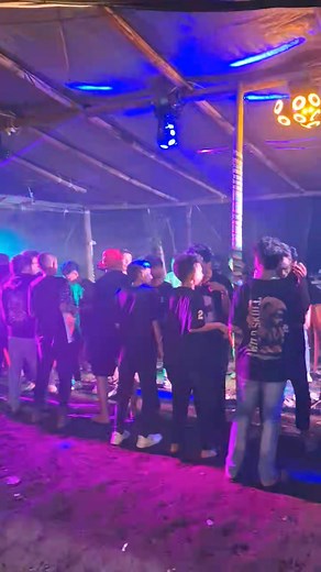 Masih deng sisa2 tadi malam punya🤟🤟🤣🔥🔥🔥 Pokoknya tadi malam Beong Meledak😁😁💥💥💥 . . . . Karatung Sound System & Lighting #Karatung_Sound_System🔥🔥 #BatavoMax4000watt #TranduserFullBetavo #FullLighting✅️✅️ #MesinAsap💨💨💨💨 #Laser5watt #Movingheadballlight #SemuaOrang #Sorotan #fppropemula #jangkauanluas | Karatung Sound System & Lighting