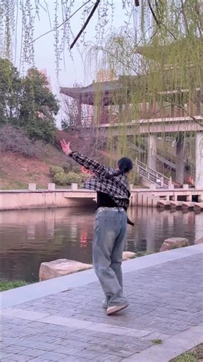 Master the Back Dance Move Now! 🌬️ Join the Trend DanceChallenge