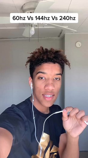 But if anyone is tryna send me a 240hz monitor🧐 #gaming #PC #gaminggear #gamingmonitor #tv #gamingsetup #aocmonitor