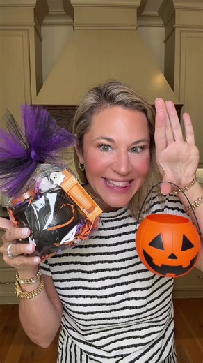 Let’s make some mini BOO 👻 Baskets 🎃 Comment “BOO” and I’ll send you all the details ✨ #boobasket #boobasketideas #boobasketseason #boobaskets #miniboobasket