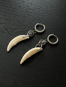 Coyote Fang Earrings || Nontarnish Real Bone Teeth, on Stainless Steel Chainmail Chain, Silver, Drop, Dangles. Gothic, Alt Punk Hoop Rings - Etsy