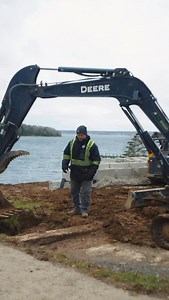 In Chester bringing this waterfront transformation to life 💪 We’re installing a large retaining wall and pool deck with some serious landscaping to support the beautiful build by @rrpools and let’s just say, fall weather on the water isn’t for the faint of heart. But with the right crew and a clear plan, we make it happen. Follow @dreamscapecreations | www.dreamscapecreations.ca 📸 @joshpinfold #RetainingWall #PoolDeck #LandscapingNovaScotia #WaterfrontBuild #NSLandscaping #BackyardDesign #Outd