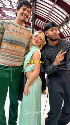 Wait… Sabrina Carpenter Is How Tall?! 😱 #sabrinacarpenter #shorts