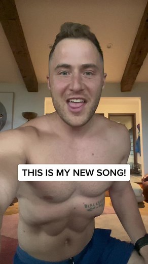 Tell me this doesn’t make you want to get up and dance or run off on some wild adventure! 🕺🏻