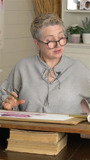 It’s such a joy to share the tips and techniques I’ve gathered over the years of painting. Here’s a quick highlight from my recent tulip tutorial! 🌷 | Billy Showell's School of Botanical Art