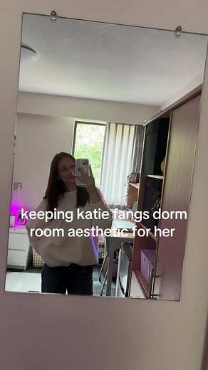 Katie Fang's UVic Dorm Room GRWM