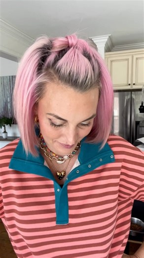 28K views · 409 reactions | Modern Day Front Poof with a Tie 勺 You know what to do ✨Comment TEX✨ for the Volumizing Texture Powder, you need this if your hair doesn’t hold the cute hairstyles ‍♀️ then tag me in your stories when you try this hairstyle! #bobhairstyles #frontpoof #easyhairstyles #summerhair #summerhairstyles #hairstyletutorial #hairstylereel | Who What Kare | Facebook