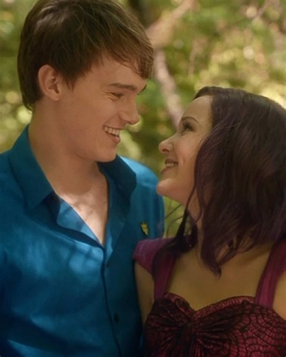 #descendants I think they are one of the cutest couples 🥺 #disney #disneychannel #dovecameron #booktok