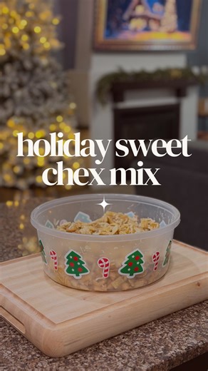 Meag | Easy Healthyish Recipes on Instagram: "An easy Christmas treat! Perfect for bringing to a party or a Christmas movie night. Holiday Chex Candy 4 cups rice Chex 4 cups corn Chex 1 c lightly salted cashew pieces 1 c sweetened coconut flakes 1 c sugar 1 c light karo syrup 3/4 c salted butter 1 tsp vanilla 1. In a large saucepan add syrup, butter and sugar and bring to a boil. Boil 2 mins and take off. Cool for 5 mins and add vanilla. 2. Mix together cereal, cashews and coconut in a large bow