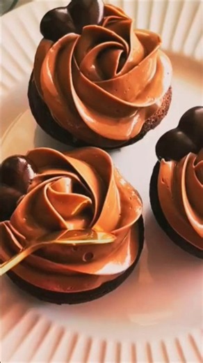 Super Moist Chocolate Cupcakes in Just Minutes #cupcake #shorts #baking #viral
