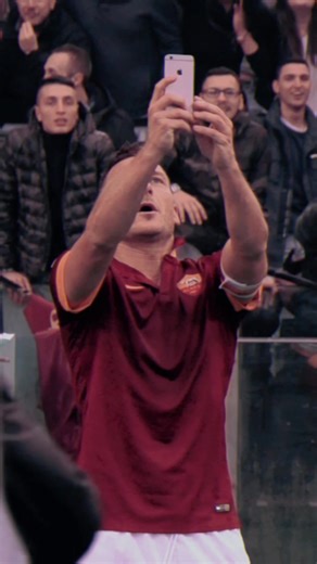 Totti’s Celebration: Remembering the Iconic Goal Celebration