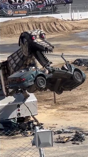 @ "Robot Dino FIRE Attack!"🔥 🔥 🔥