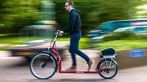 Discover the Lopifit, the world’s first electric walking bike that combines the ease of a treadmill with the thrill of cycling! Designed for those who want to stay active while enjoying the outdoors, the Lopifit allows you to walk at speeds up to 17 mph, powered by a state-of-the-art electric motor. The Lopifit is an ideal choice for commuting, exercising, or simply exploring your city in style. | Gadgetxplore