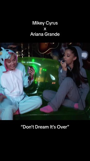 Ariana Grande and Miley Cyrus Singing