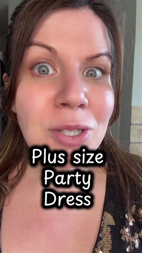 Party dress ready for plus size girls #plussizedress #curvyfashion #partydresses #plussizepartydresses #goingoutdress