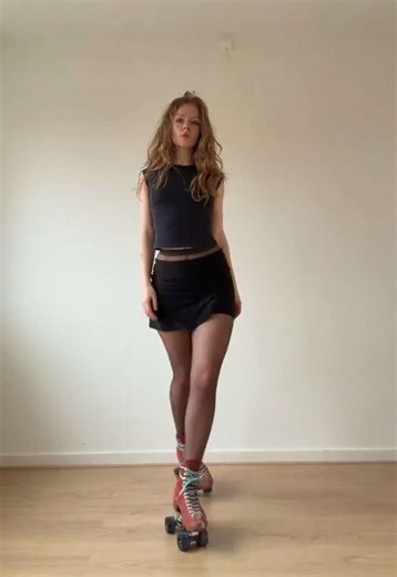 Choosing Between a Pixie Cut and Long Hair