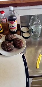 Pickled Paua (abalone) Great way to preserve paua and goes great in amongst a cheese platter when entertaining friends To come along on the hunts,dives,fishing trips and learn more in depth processing of wild animals go subscribe to the patreon. https://www.patreon.com/bePatron?u=68393653 | Blokes Can Cook Too