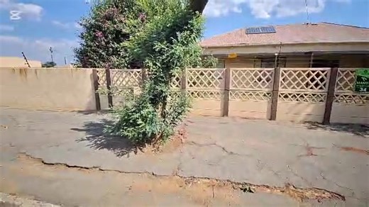 🏡 Painting Primrose with Gold! ✨ Your trusted agent Lynette is turning dreams into sold signs across Primrose. 🌼 List your property with her today and be part of the golden touch that’s transforming the neighbourhood. 💛 📞 Call or WhatsApp Lynette : 076 662 6922 | Golden Homes Primrose