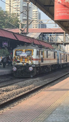 Indian Railways 💗 on Instagram: "7 glorious years of 22221 / 22222 CSMT Hazrat Nizamuddin Rajdhani Express aka CR Rajdhani ❤️✨ In frame: 22221 CSMT - Hazrat Nizamuddin Rajdhani Express gliding past Vikhroli Station Date: 19 January 2026 Inaugurated on 19 January 2019, the 22221 / 22222 Mumbai CSMT - Hazrat Nizamuddin Rajdhani Express began as a bi weekly service and soon became a daily flagship train. It marked a major milestone for Central Railway, strengthening the premium connection between 