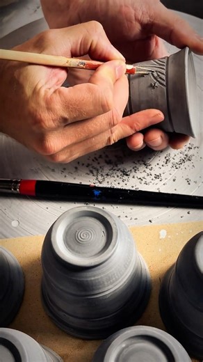 Mug carving idea that's actually doable #pottery #diy #ceramicart