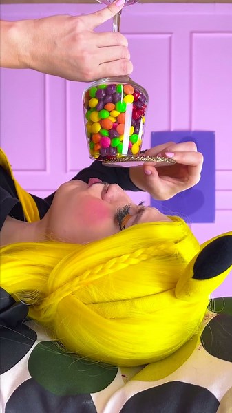 Magic Candy Trick 😅✨123 GO!