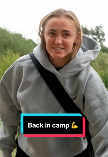 A new four-legged addition to #Lionesses camp 🐶 Stanway is back with the squad ❤️ Watch arrivals in full on the England app 📲