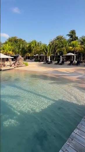 Curaçao beach vibes, crystal clear Caribbean water, tropical island paradise,