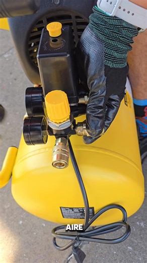 Para pintar como un profesional utiliza este compresor de aire de 40 litros pretul perfecto para herreros, carpinteros, enderezadores de carros y mucho más 📞 24719876 🛑10 avenida 12-10 zona 12 Guatemala 🚛Enviamos a domicilio a toda Guatemala y pagas al recibir #compresordeaire #carpintero #EnderezadoyPintura #soldador #estructurasmetalicas #Guatemala #Herramientas #pintoresdecasas | Ferreteria Ferreca