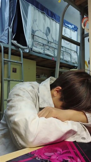 #The ending is the key point.#Reversal#Abstract#How could a college student not go crazy