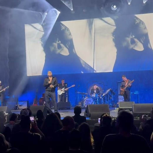 Morrissey - "Lost" - Live in Tucson 10/21/2025