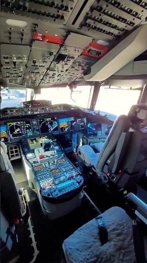 Boeing 777x cockpit. Best place to work. #Avgeek #boeing777 #airplane #cockpit #b777 #view #beauty
