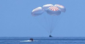 SpaceX capsule splashes down with 2 astronauts aboard