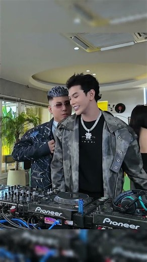 #djquanganh #djbink #dj #nhacdienturemix #remix #nhachaymoingay #vietmixnew #nhacremix