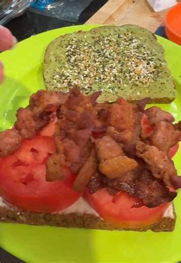 #batsandwitch #sandwitch #baconavacado #baconsandwich #lunchtime