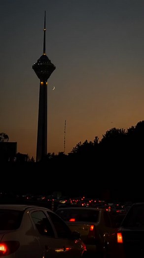 ‎سیمین | طبیعتگرد | ویدئو گرافر‎ on Instagram‎: "مـــا همـــــه با هم هستیم ... ویدیو از پیج @its.mahtaaaab #قفس #آزادی #ویدیوگرافی"‎
