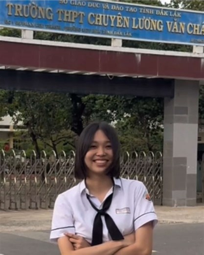 Trong 2 tháng đầu trên chặng đường mới của nnguyet tại trường Đại học Ngoại Thương cơ sở II, nnguyet đã tham gia tầm 8-9 dự án/hoạt động cùng lúc. Nghe qua thì có vẻ quá tải, nhưng thực tế nnguyet vẫn xoay sở được - không phải nhờ làm liều, mà nhờ làm có hệ thống. Và “trợ lý” đứng sau quá trình đó chính là Gemini. Để nnguyet chia sẻ cho các bạn cách nnguyet làm nhé. nnguyet bắt đầu bằng việc xây dựng một bộ khung system prompt gồm 5 phần: vai trò - ngữ cảnh - quy trình - yêu cầu kết quả - yêu cầ