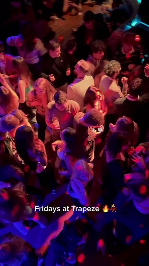 Friday vibes at Trapeze 💃🔥 #Trapezebar #Trapezebarshoreditch #Bar #club #nightclub #shoreditch #london #friday #weekend #nightlife